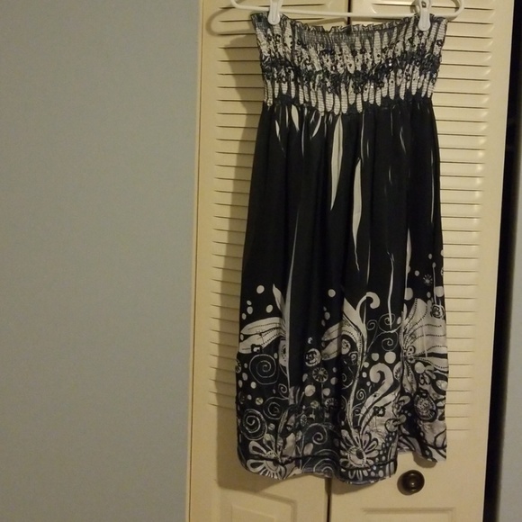 Dress - Picture 1 of 1